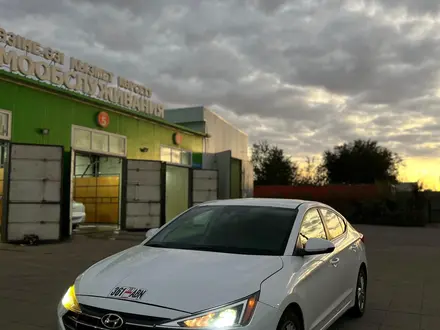 Hyundai Elantra 2018 года за 4 750 000 тг. в Актобе – фото 2