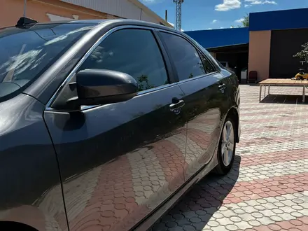 Toyota Camry 2014 года за 4 900 000 тг. в Уральск – фото 7