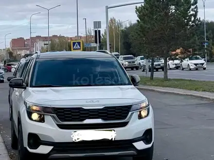 Kia Seltos 2022 года за 9 500 000 тг. в Астана – фото 2