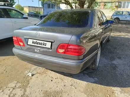 Mercedes-Benz E 320 1997 года за 2 800 000 тг. в Кызылорда – фото 14