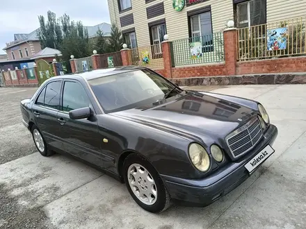 Mercedes-Benz E 320 1997 года за 2 800 000 тг. в Кызылорда – фото 3