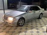 Mercedes-Benz C 200 1998 года за 2 750 000 тг. в Алматы