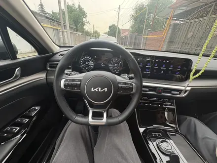 Kia K5 2025 года за 14 500 000 тг. в Алматы – фото 6
