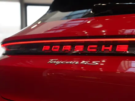 Porsche Taycan, 2024
