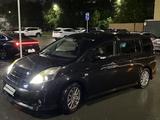 Toyota Isis 2010 года за 4 000 000 тг. в Атырау – фото 3