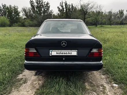 Mercedes-Benz E 260 1990 года за 2 000 000 тг. в Алматы – фото 9