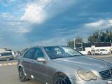 Mercedes-Benz C 230 2002 года за 3 100 000 тг. в Алматы – фото 3