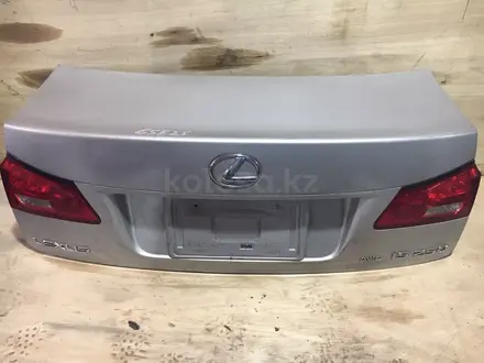 Крышка багажника Lexus IS 250 за 70 000 тг. в Алматы