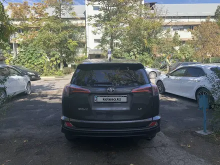 Toyota RAV4 2018 года за 9 500 000 тг. в Шымкент – фото 4
