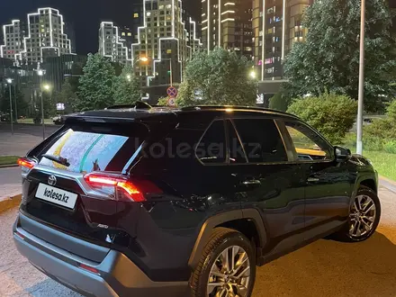 Toyota RAV4 2019 года за 11 550 000 тг. в Алматы – фото 3