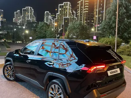 Toyota RAV4 2019 года за 11 550 000 тг. в Алматы – фото 4