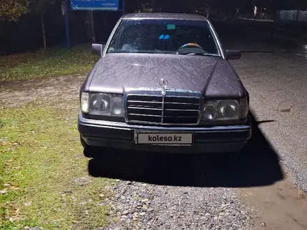 Mercedes-Benz E 200 1991 года за 1 300 000 тг. в Турара Рыскулова