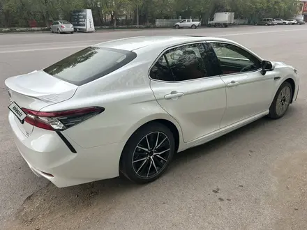 Toyota Camry 2022 года за 21 000 000 тг. в Караганда – фото 3