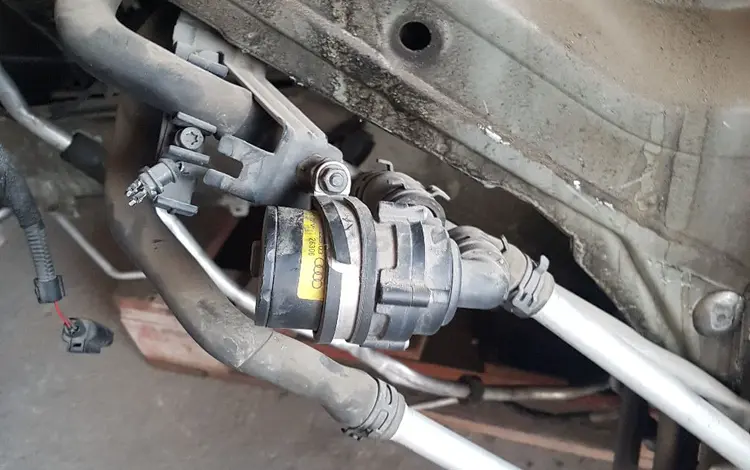 Насос печки дополнительный на Audi Q7 за 25 000 тг. в Шымкент