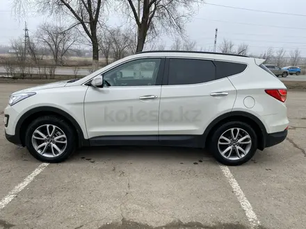 Hyundai Santa Fe 2013 года за 10 800 000 тг. в Уральск – фото 2