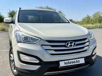 Hyundai Santa Fe 2013 годаүшін10 800 000 тг. в Уральск