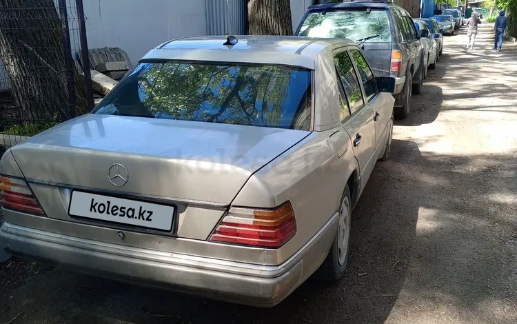 Mercedes-Benz E 220 1992 года за 1 150 000 тг. в Алматы