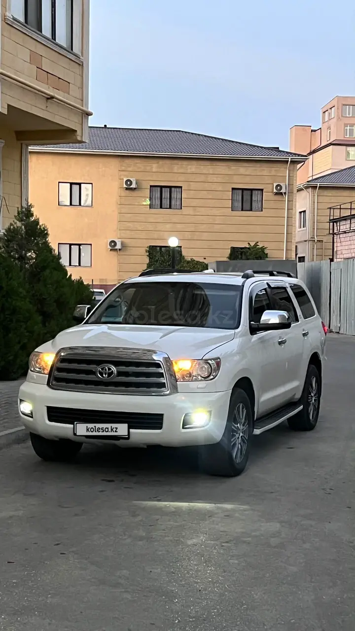 Toyota Sequoia, 2010