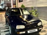 Volkswagen Golf 1993 годаүшін1 100 000 тг. в Тараз