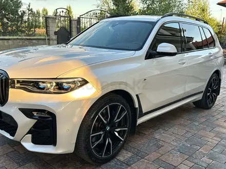 BMW X7 2021 года за 54 000 000 тг. в Астана