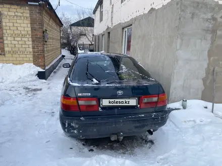 Toyota Carina E 1998 года за 1 800 000 тг. в Астана – фото 2