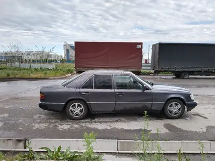 Mercedes-Benz E 230 1990 года за 1 311 913 тг. в Алматы – фото 4