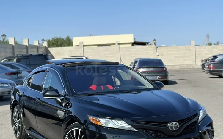 Toyota Camry 2018 годаүшін15 500 000 тг. в Алматы