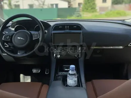 Jaguar F-Pace 2017 года за 20 000 000 тг. в Астана – фото 8