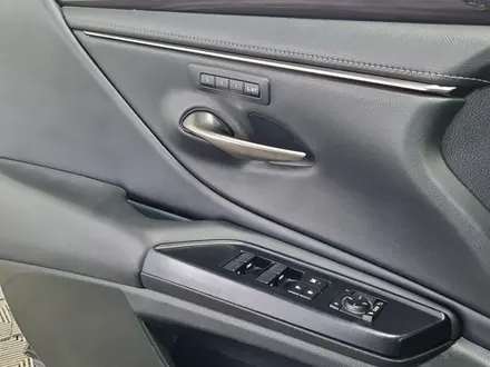 Lexus ES 350 2020 года за 17 690 000 тг. в Алматы – фото 25