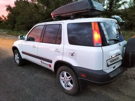 Honda CR-V 1999 года за 3 600 000 тг. в Ушарал – фото 2