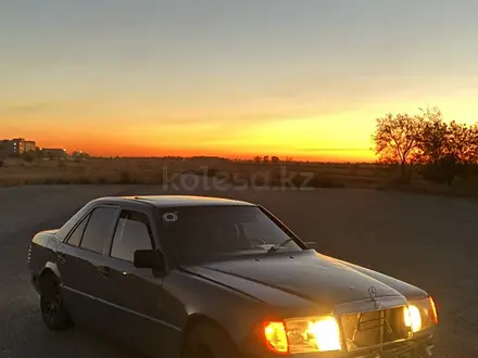 Mercedes-Benz E 300 1991 года за 1 150 000 тг. в Караганда