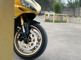 Yamaha  YZF-R1 2006 годаүшін3 200 000 тг. в Алматы