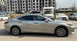 Lexus ES 200 2022 года за 19 000 000 тг. в Алматы – фото 5