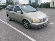Toyota Sienna, 2001