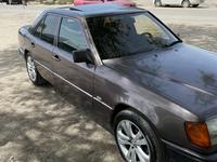 Mercedes-Benz E 200 1993 годаүшін1 700 000 тг. в Алматы