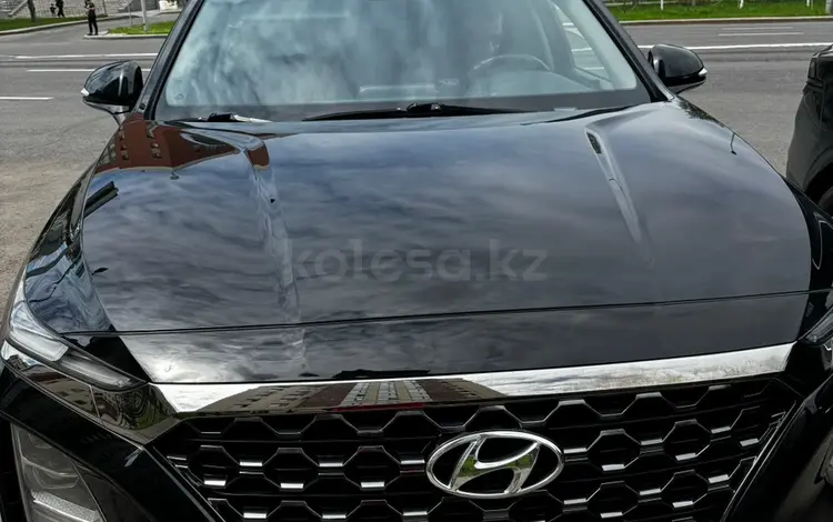 Hyundai Santa Fe 2020 годаfor14 500 000 тг. в Астана