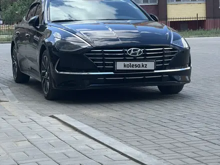 Hyundai Sonata 2022 года за 13 700 000 тг. в Актобе