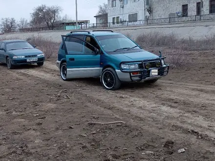 Mitsubishi RVR 1996 года за 2 000 000 тг. в Атырау – фото 2