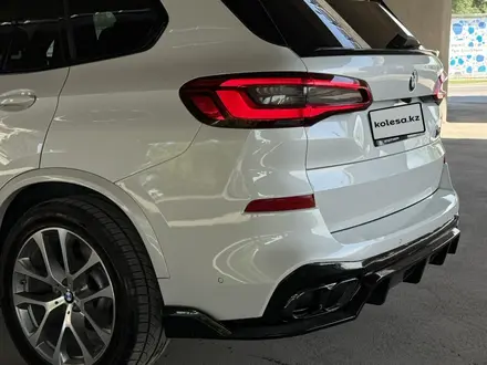 BMW X5 2019 года за 29 500 000 тг. в Алматы – фото 45