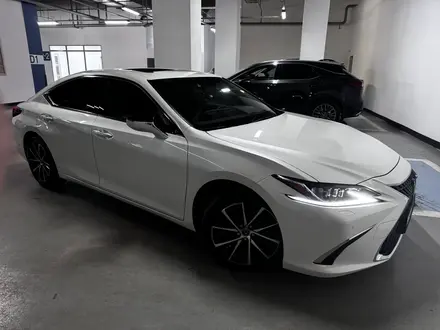 Lexus ES 250 2023 года за 24 000 000 тг. в Астана – фото 2