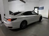 Lexus ES 250 2023 года за 24 000 000 тг. в Астана – фото 4