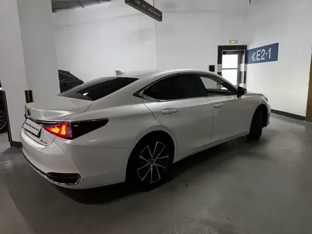 Lexus ES 250 2023 года за 24 000 000 тг. в Астана – фото 4