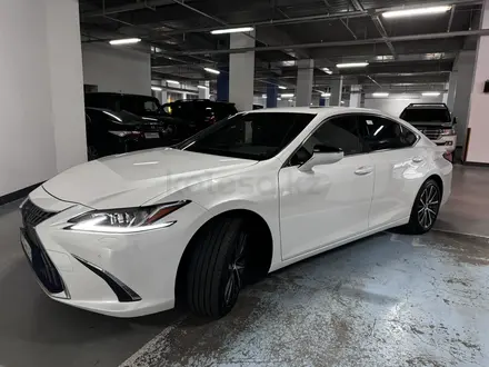 Lexus ES 250 2023 года за 24 000 000 тг. в Астана – фото 3