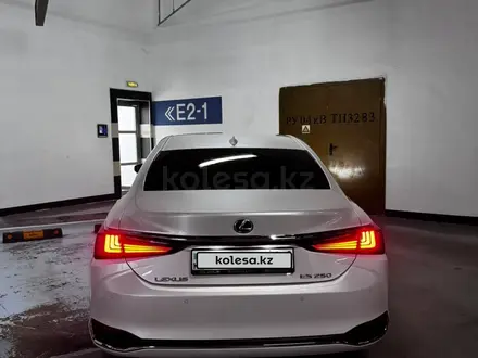 Lexus ES 250 2023 года за 24 000 000 тг. в Астана – фото 6