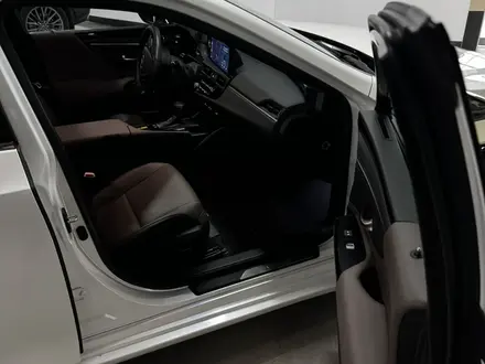 Lexus ES 250 2023 года за 24 000 000 тг. в Астана – фото 8
