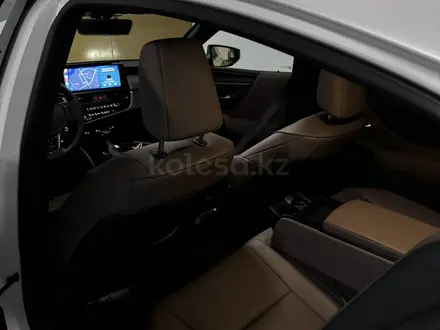 Lexus ES 250 2023 года за 24 000 000 тг. в Астана – фото 10
