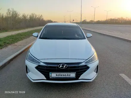 Hyundai Elantra 2019 года за 6 700 000 тг. в Астана – фото 2