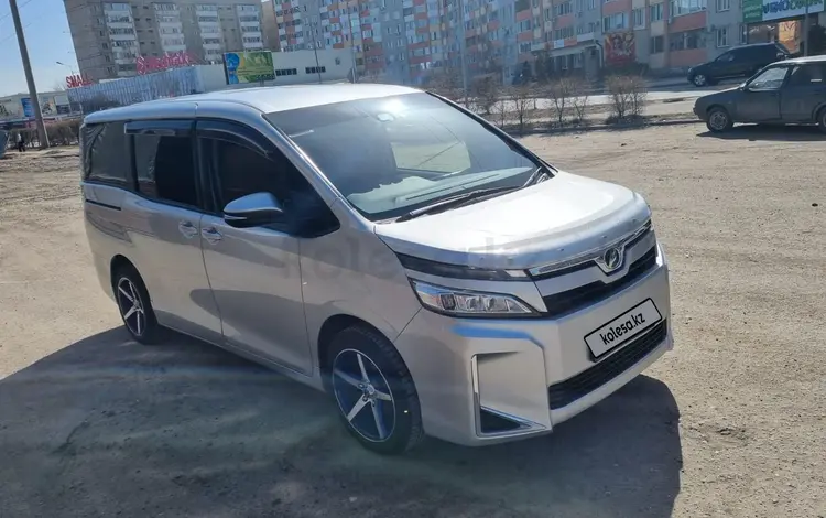 Toyota Noah 2017 года за 14 500 000 тг. в Астана