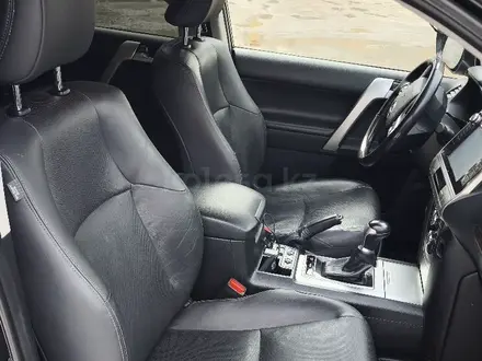 Toyota Land Cruiser Prado 2018 года за 29 000 000 тг. в Астана – фото 18