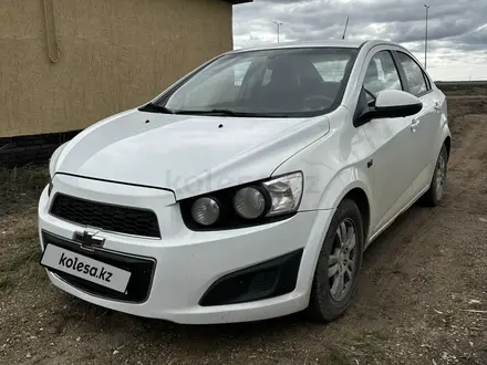 Chevrolet Aveo 2014 года за 3 500 000 тг. в Актобе – фото 2